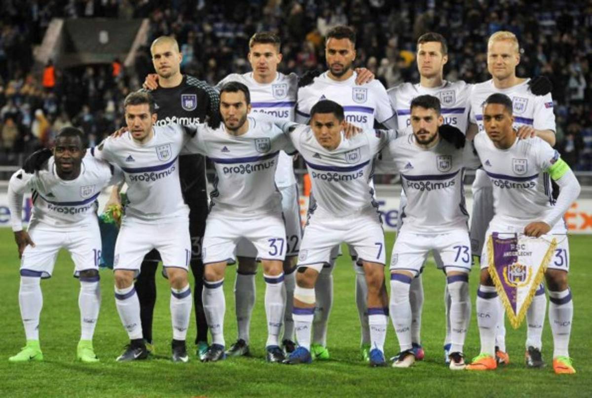 Andy Nájar y Anderlecht ante el Apoel Nicosa en los octavos de final