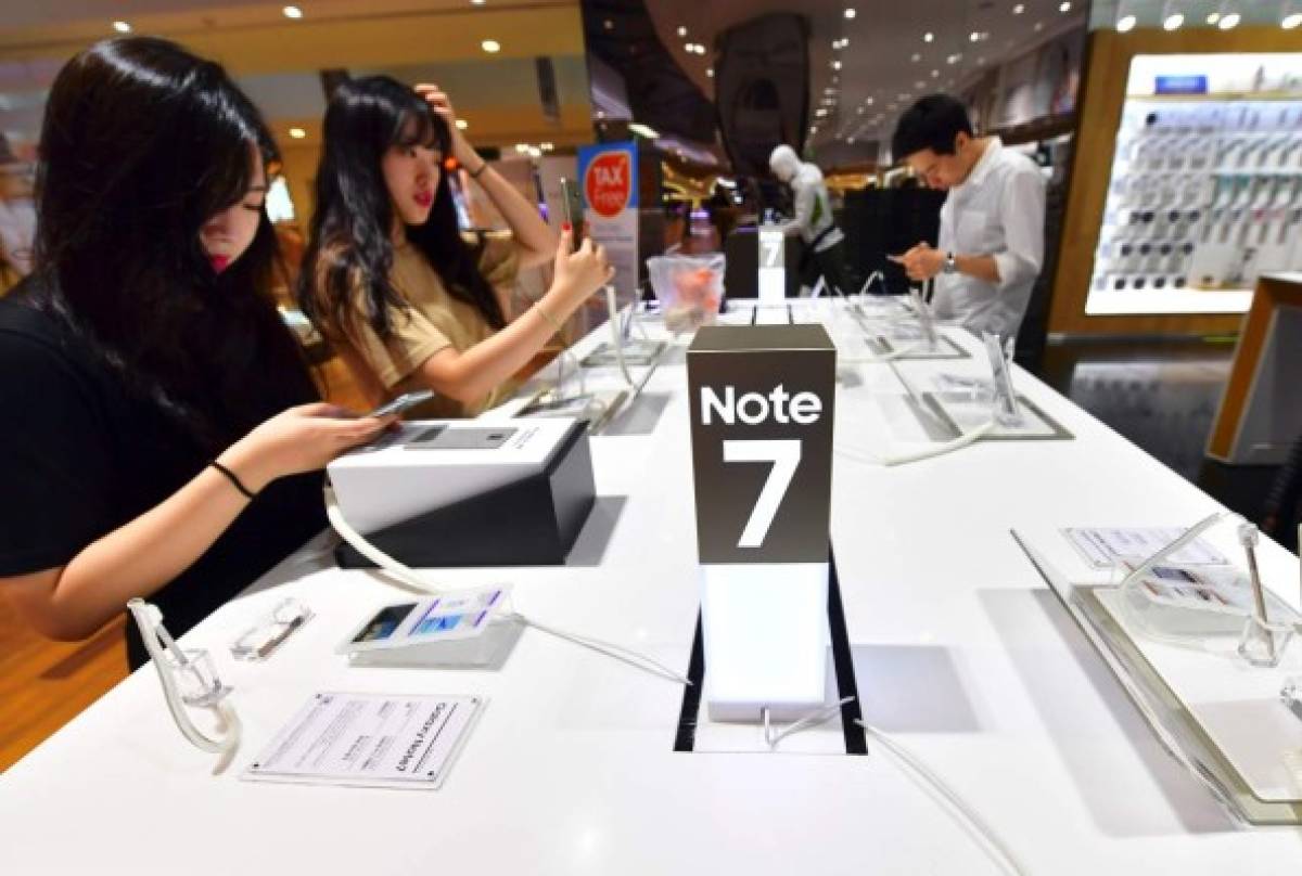 Samsung no sale de la crisis provocada por las baterías explosivas