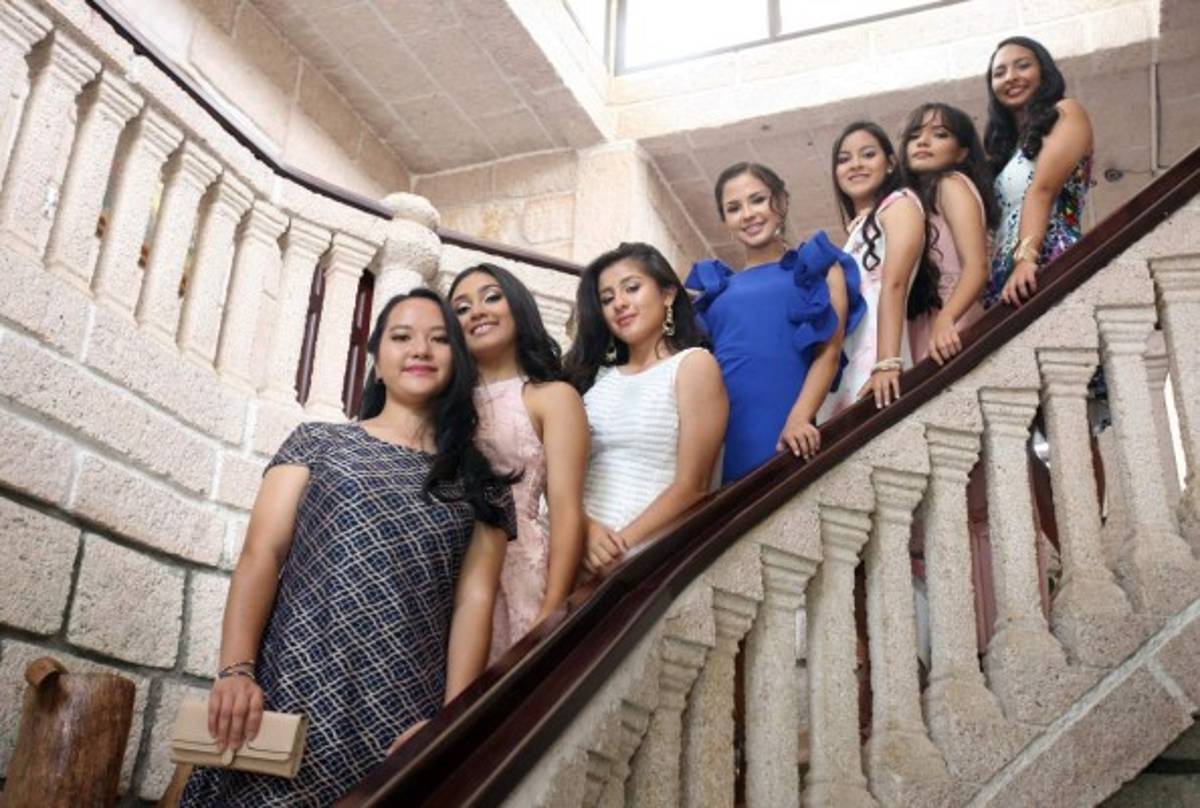 noche de recuerdo entre compañeros