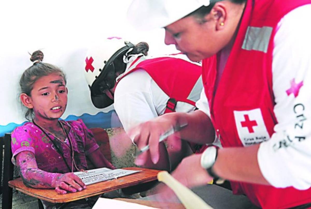 Con simulacros forman a estudiantes y vecinos que viven en zonas de riesgo