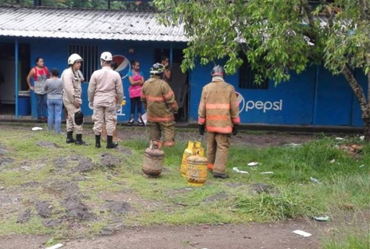 Fuga en cilindro de gas causa alarma en caseta del Instituto Central Vicente Cáceres