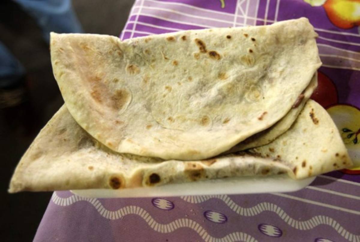 Baleadas con carne, sabor hondureño en un rinconcito capitalino