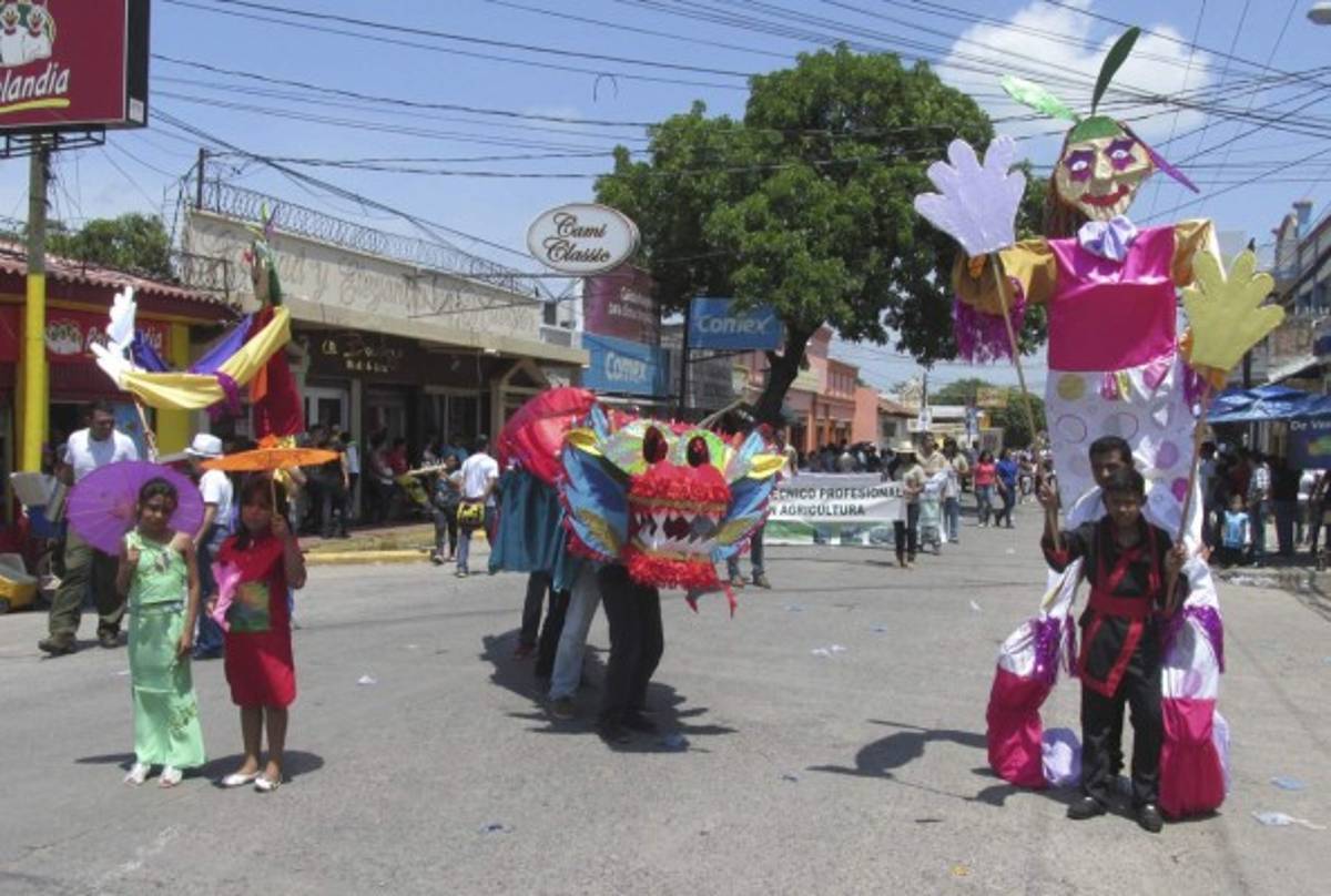 Desde el amanecer, pobladores rinden vivas a la cálida Choluteca