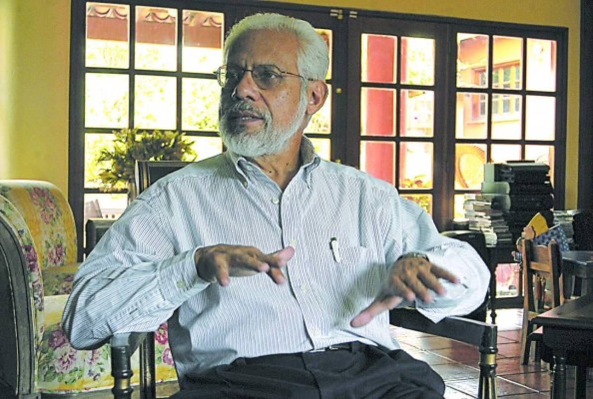 Diputado Rodimirio Mejía: 'Si Marlon Escoto se pone en rebeldía, se le aplicará la ley por desacato”