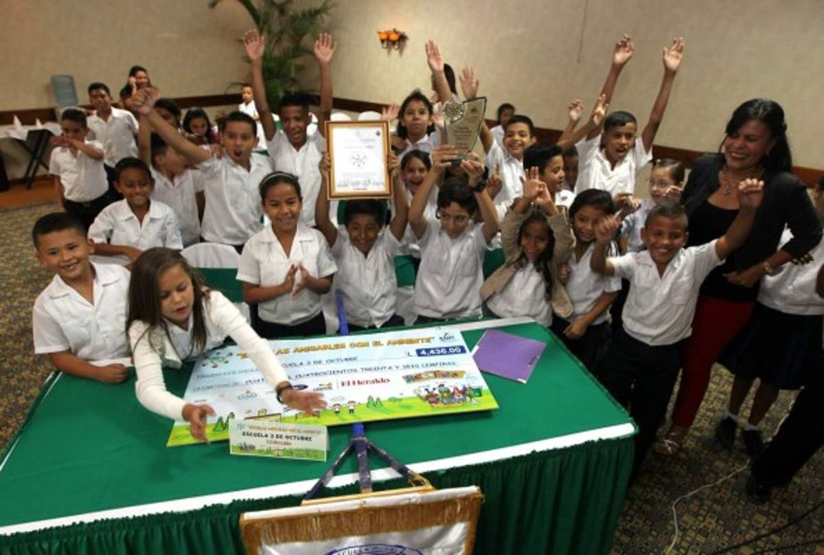 Escuela 3 de Octubre gana competencia ambiental de EL HERALDO