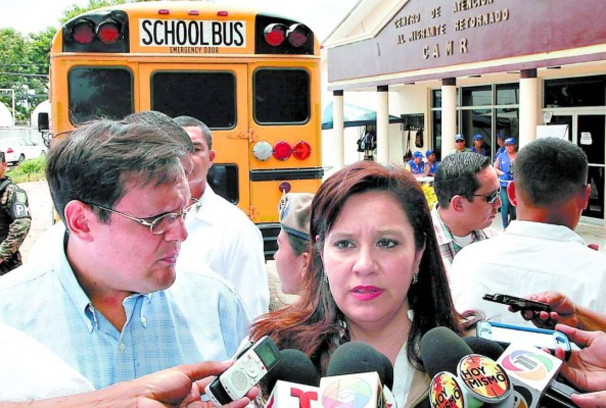 Deportan más unidades familiares de EE UU