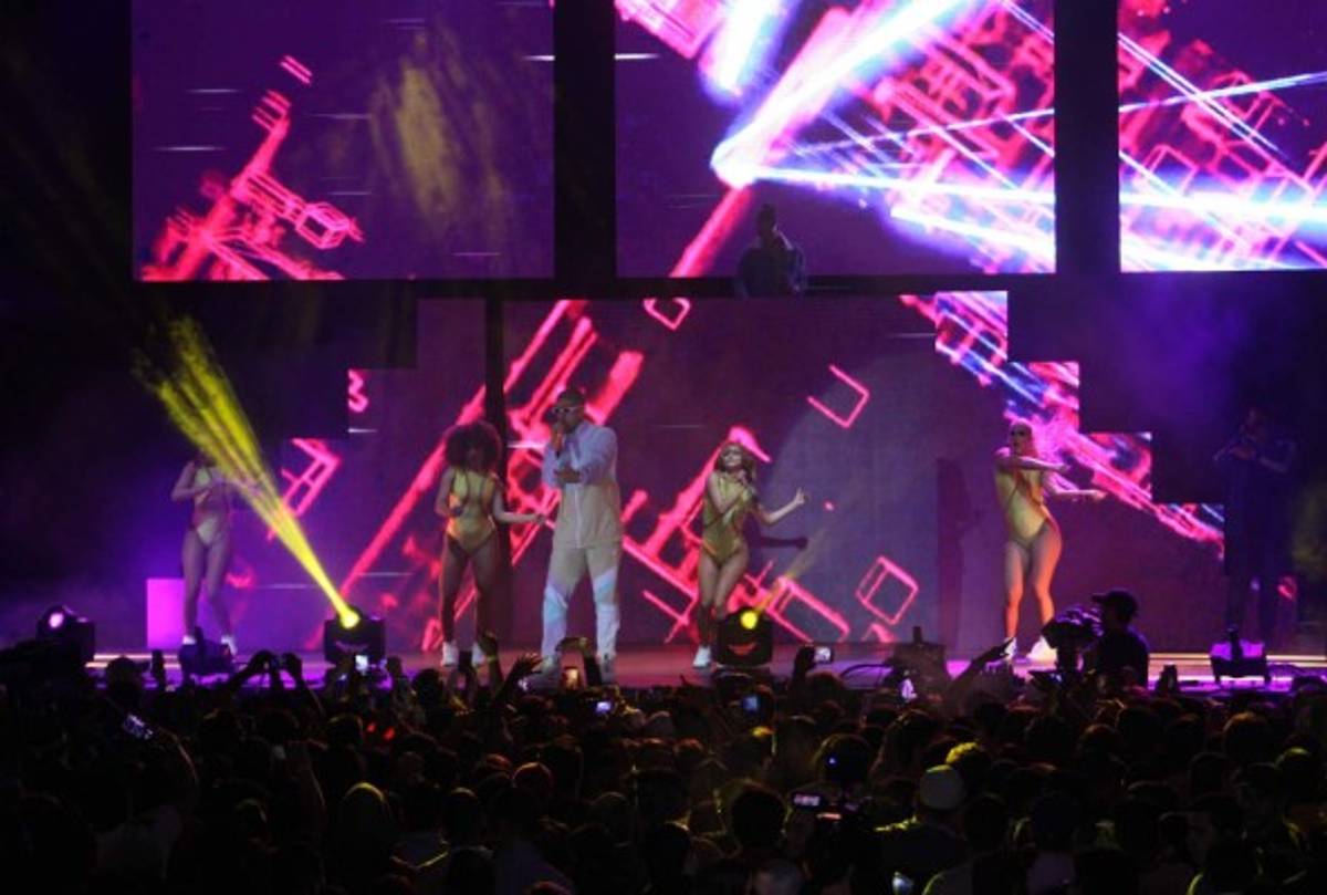 Vibrante fiEsta de trap con Bad Bunny