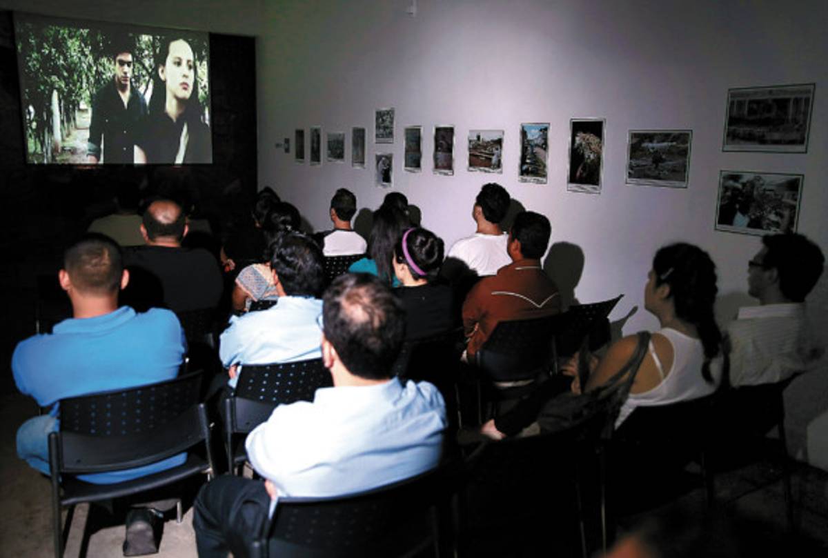 A sala llena se exhiben los cortos de EL HERALDO