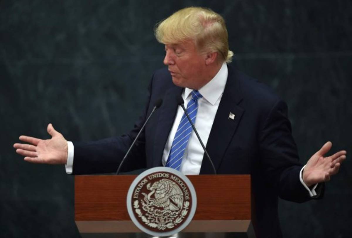 Donald Trump en México continúa con la propuesta de construir el muro