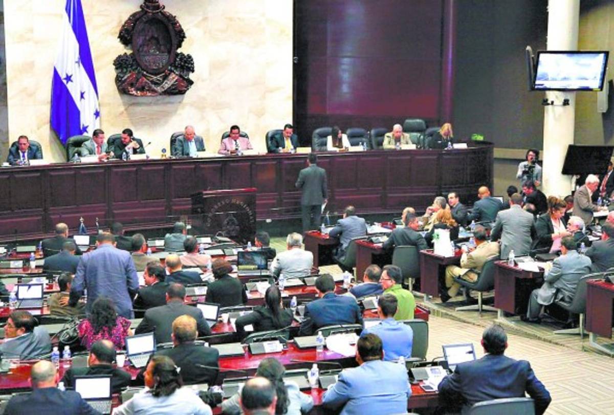 Repentina elección de junta directiva del CN