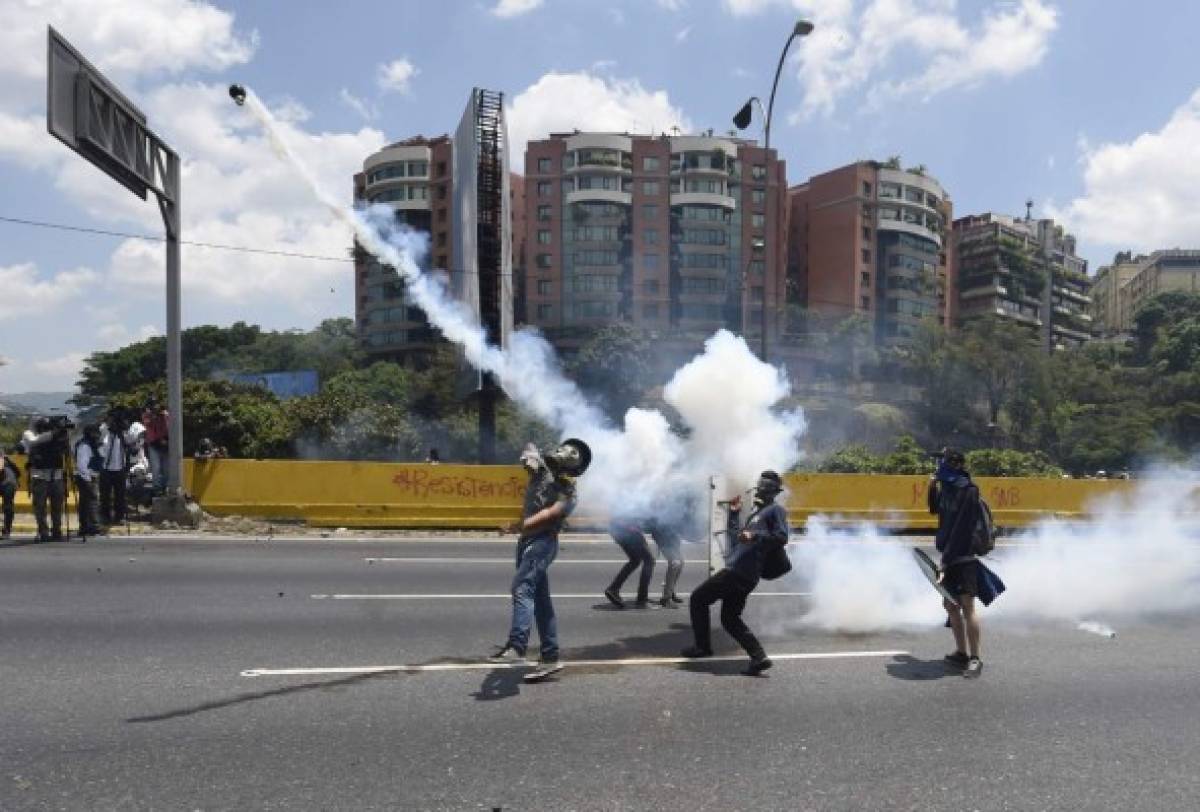 EN VIVO: Gobierno de Maduro reprime protestas de la oposición venezolana