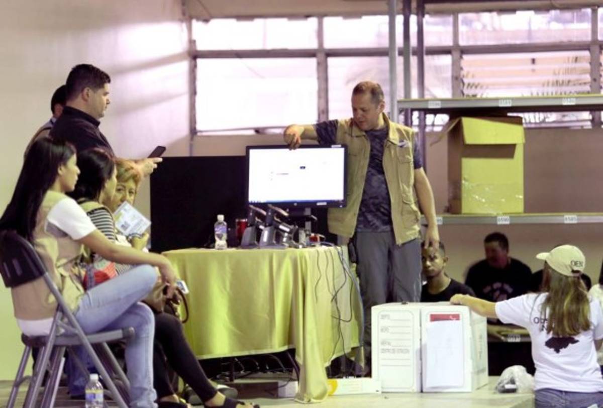 Tres mil observadores nacionales vigilarán el proceso en todo el país