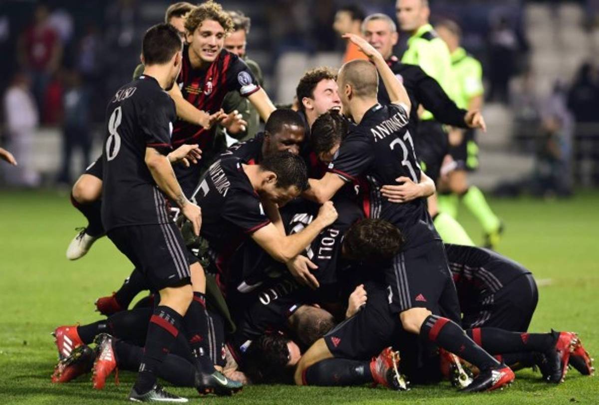 Milan rompe su sequía de títulos con la Supercopa de Italia