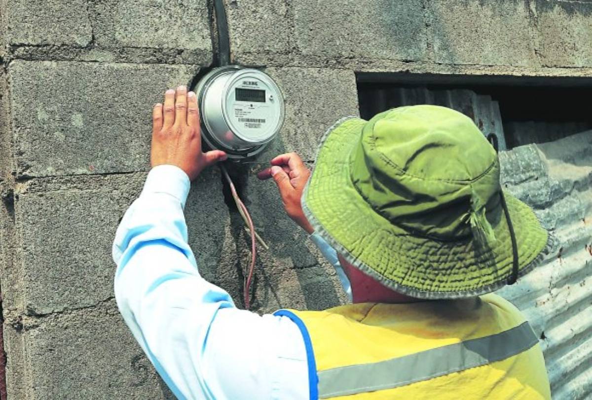 Confirman aumento a la energía eléctrica en la próxima factura