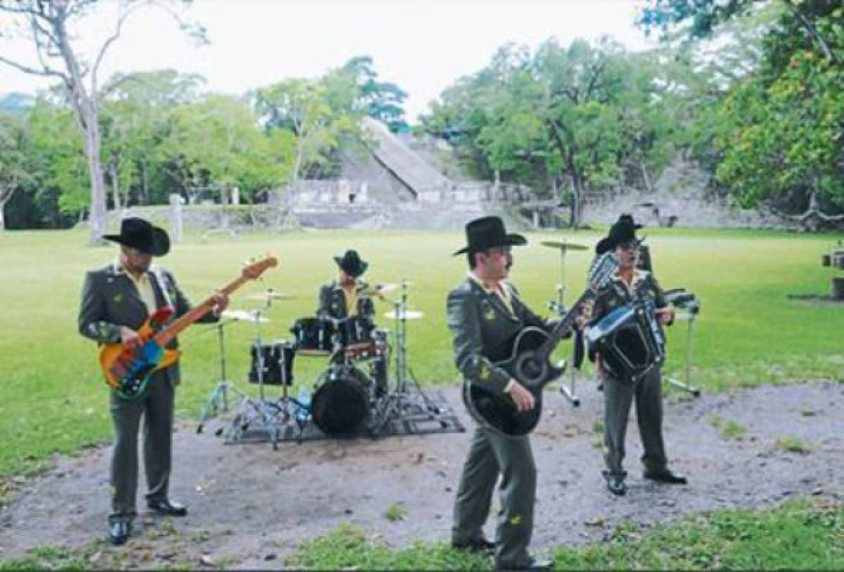 Los Tucanes de Tijuana promocionan videoclip grabado en Honduras