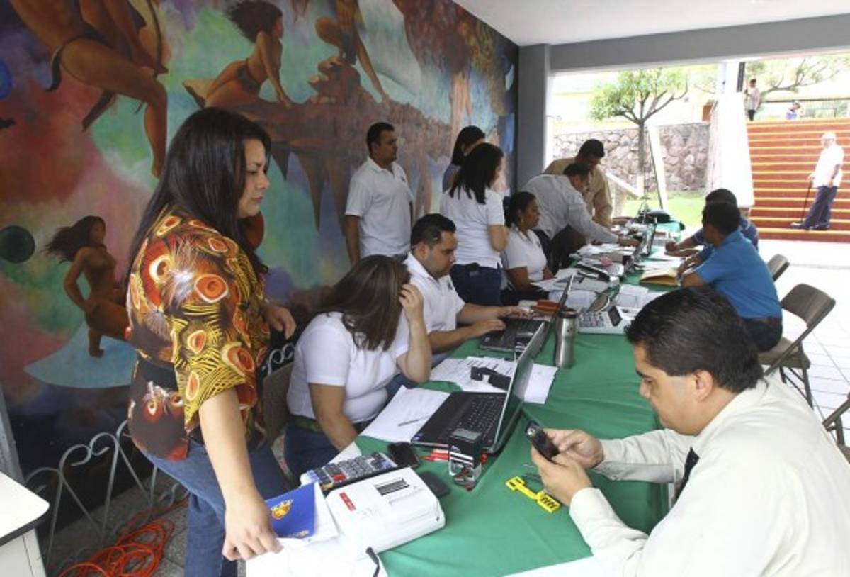 A 3,000 docentes se les adelantó el aguinaldo