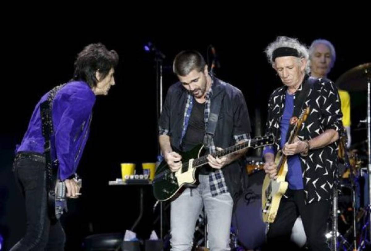 Juanes hace aparición sorpresa en el concierto de The Rolling Stones