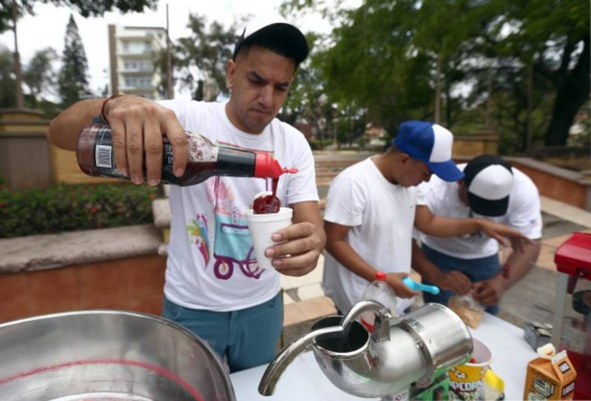 Francisco también integró a su degustación las “minutas con piquete”, especiales para reuniones de adultos.