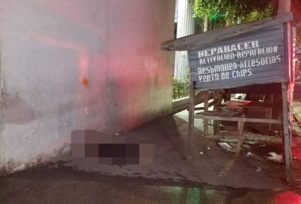 Hallan sin vida a una mujer en una acera de la sexta avenida de Comayagüela