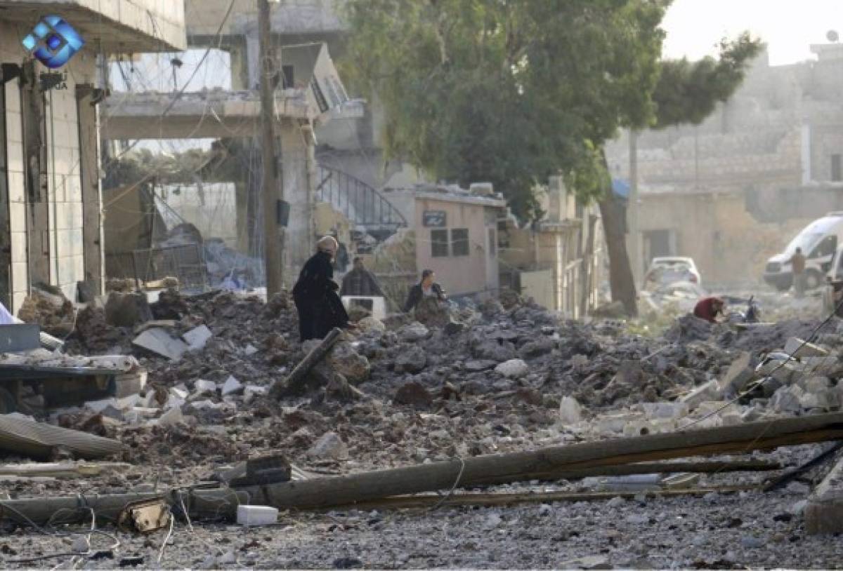 Ataque aéreo deja al menos 53 muertos en norte de Siria