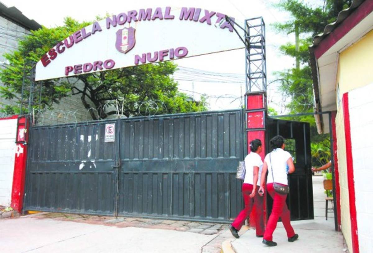 Honduras: ¿800 docentes de normales al limbo?