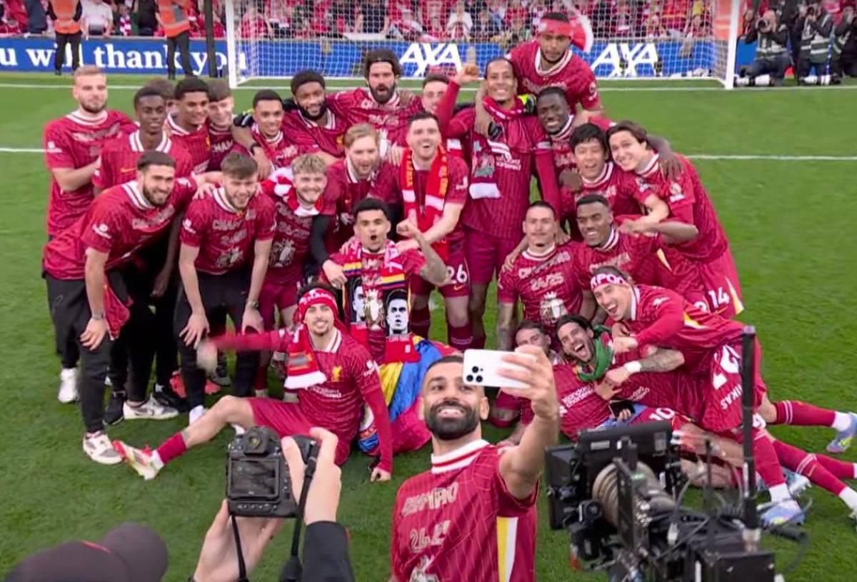 Festejo son copa: Así celebró Liverpool el coronarse campeón de Premier League