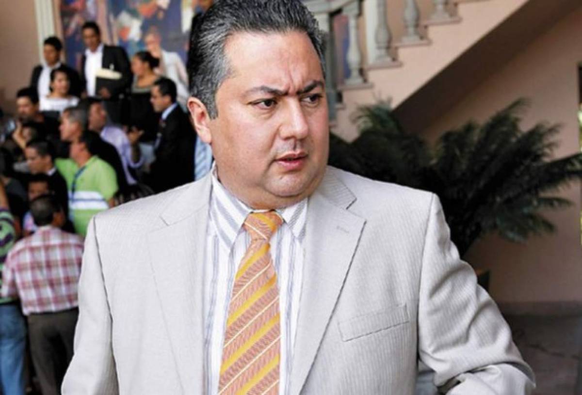 Cardona recibió $150 mil para encubrir corrupción en el IHSS