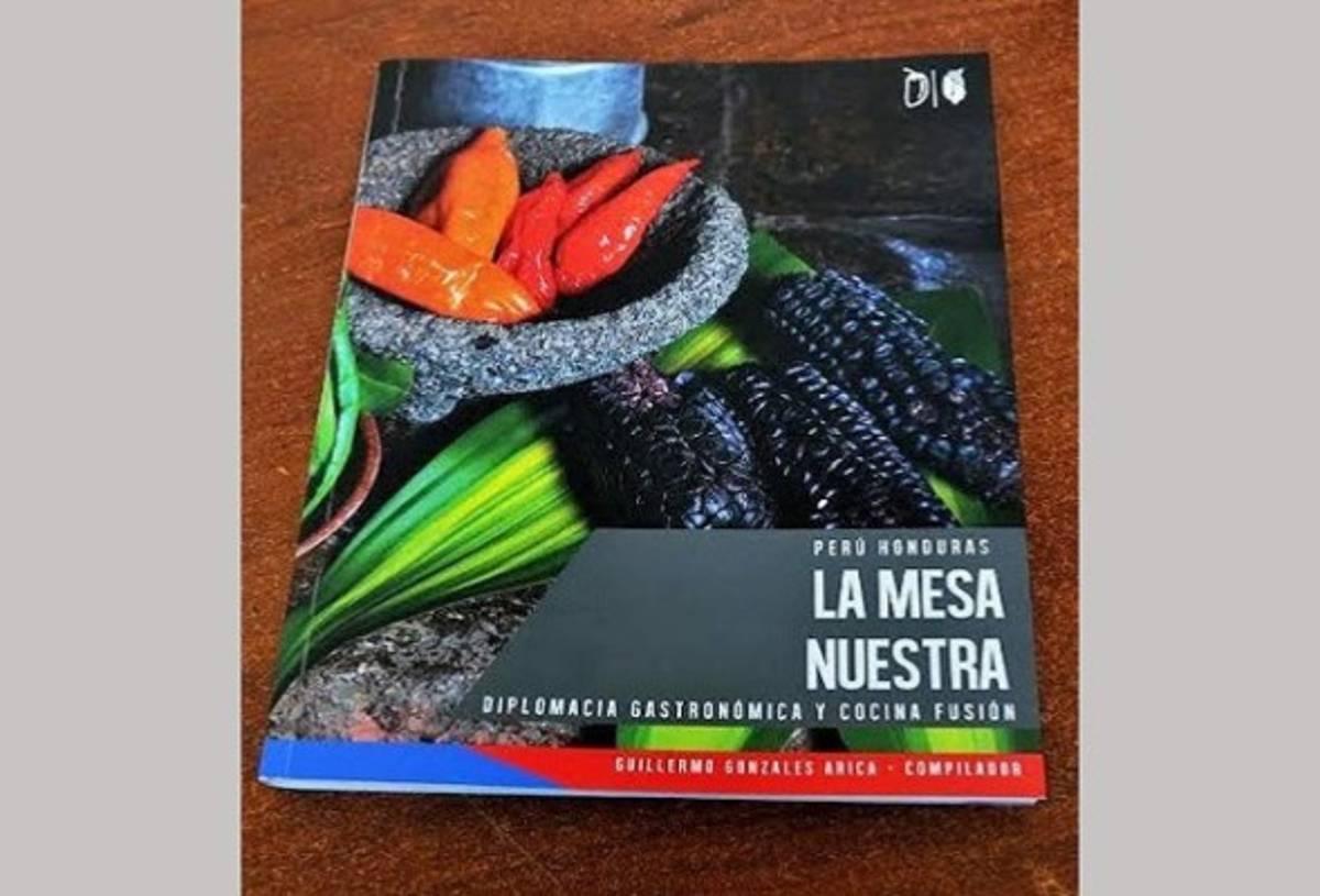 El libro compila 72 recetas de Honduras y Perú.