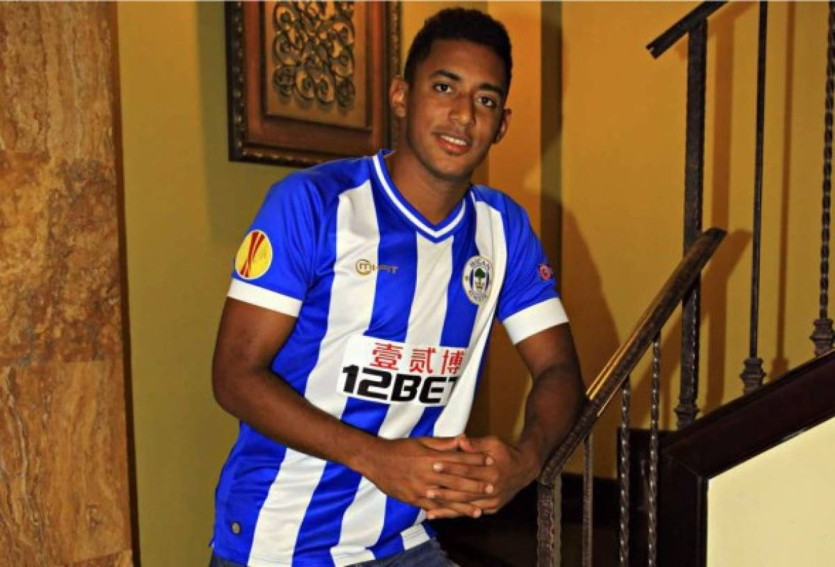 Anthony 'Choco' Lozano firma por cinco años con el CD Tenerife de la segunda división de España