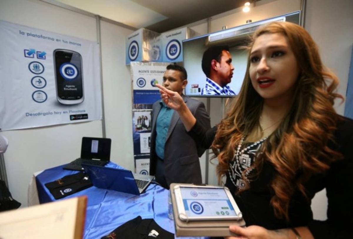 Entregan Premios Nacionales de Ciencia y Tecnología IHCIETI en Tegucigalpa