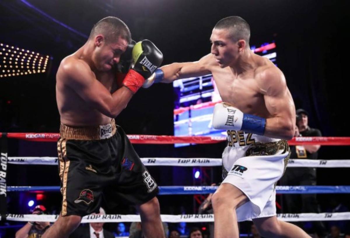 El boxeador hondureño Teófimo López ganó por nocaut ante el mexicano Daniel Bastien
