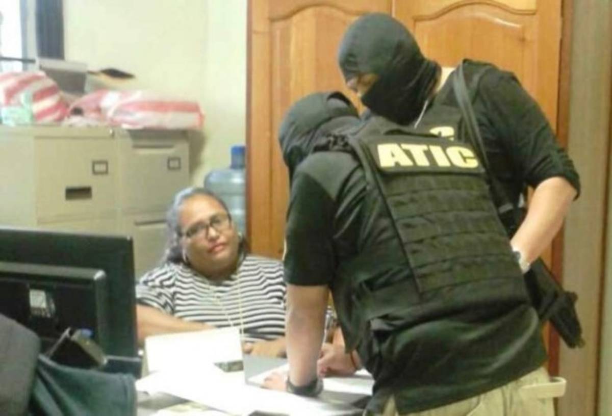 Honduras: Capturan a funcionarios y exempleados de la municipalidad de Yoro