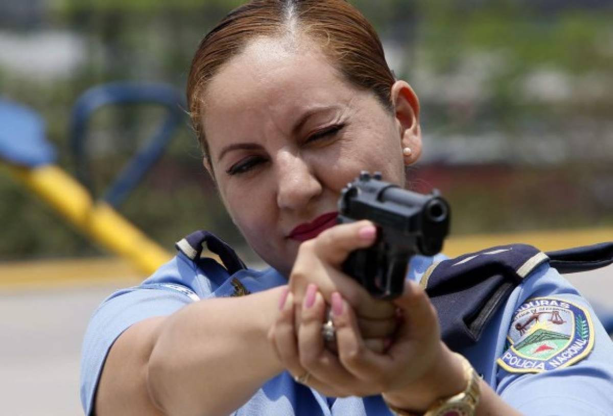 Las tres hermanas policías que alejan a niños de las pandillas en Honduras