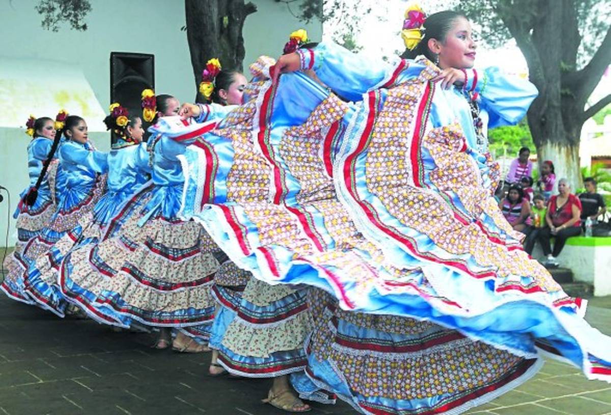 Olas de color que bailan al ritmo del sonido catracho