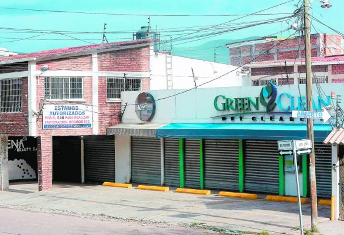 Analistas ajustan a -2.6% la caída de la economía nacional