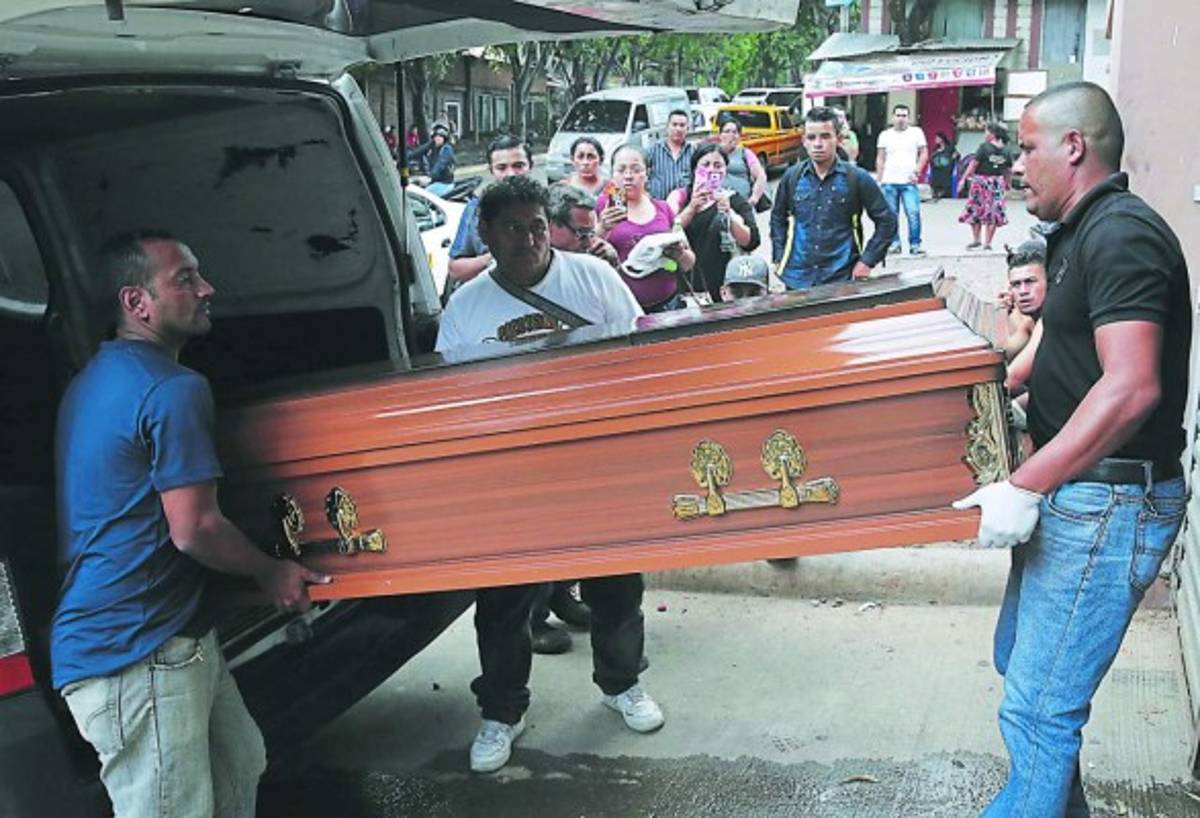 Fiscalía y la DPI investigan indicios sobre masacre en Residencial Honduras