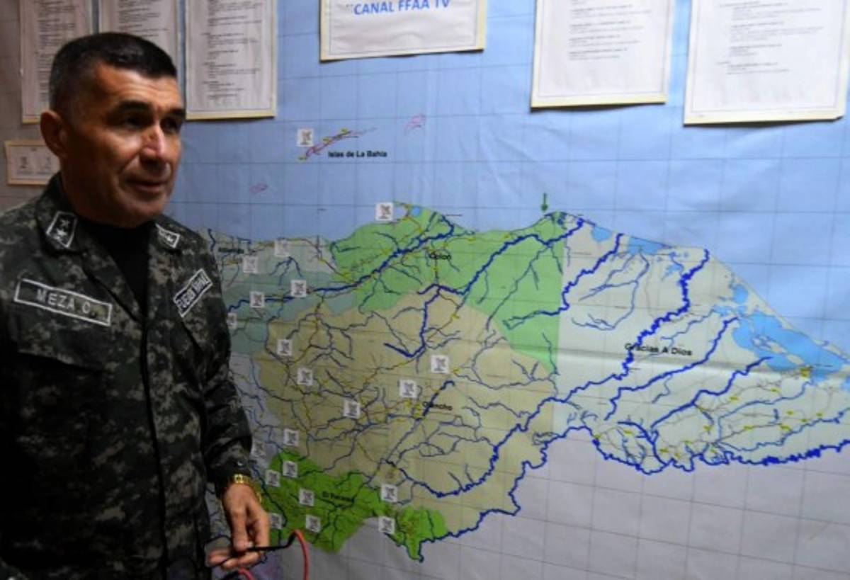 Familiares esperan cuerpos de pescadores que murieron en naufragio en La Mosquitia