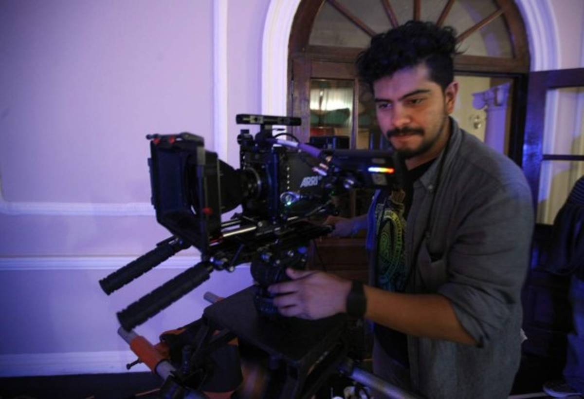 Cantante hondureño Chia Casanova graba nuevo clip