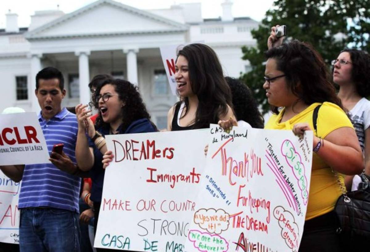 Jóvenes opinan que estarán peor después de Donald Trump