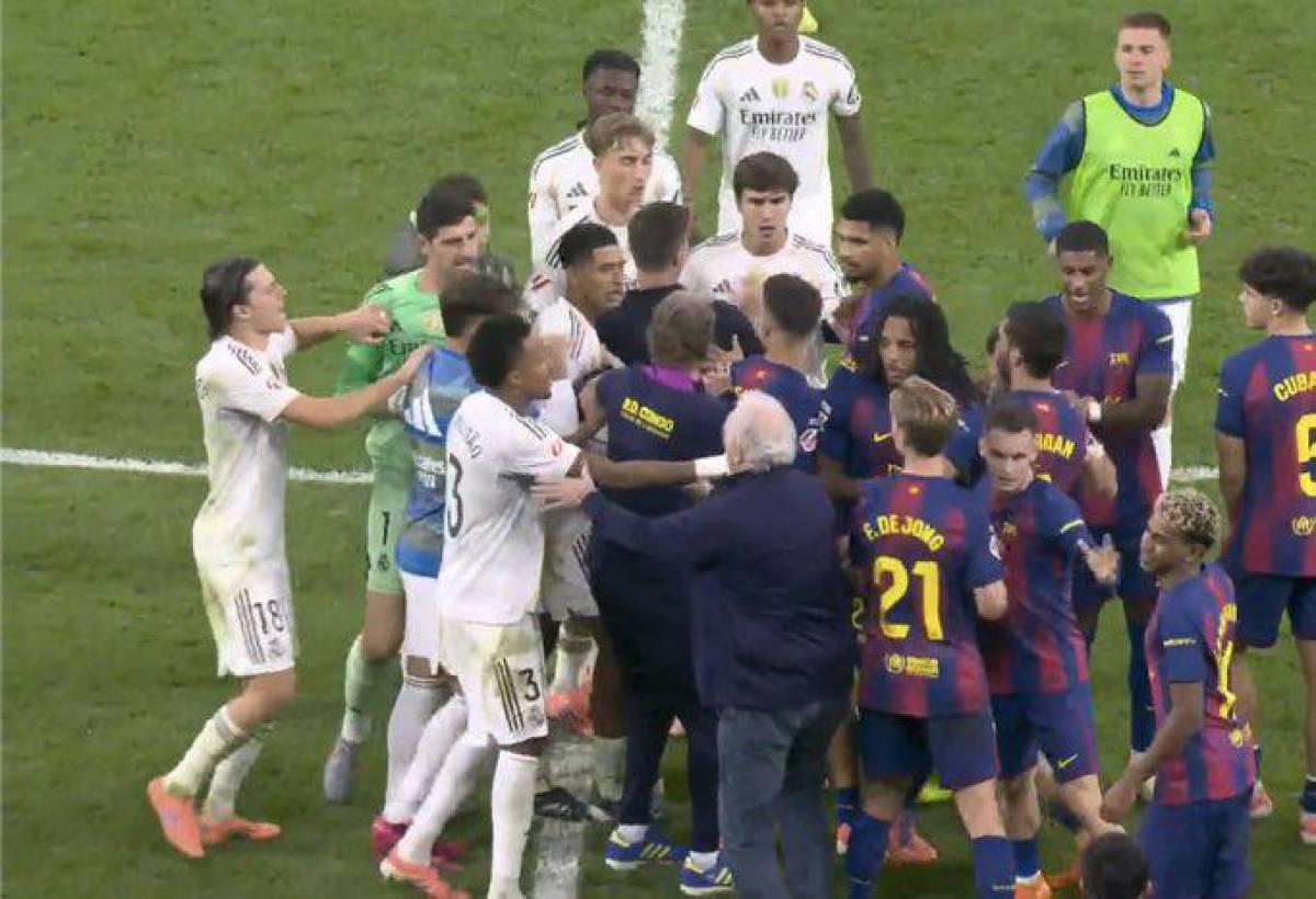 Provocación de Vinícius a Yamal y pelea entre suplentes de Real Madrid y Barcelona