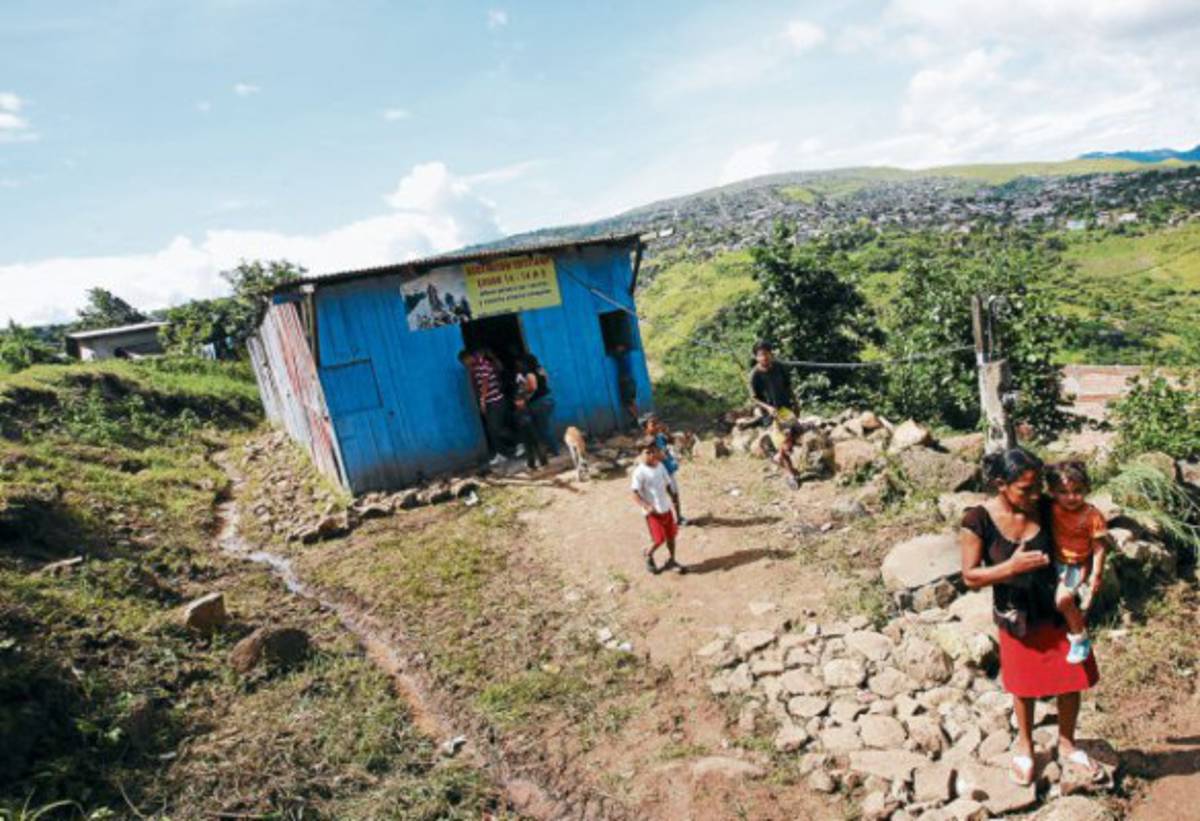 Damnificados solicitan reubicación de viviendas