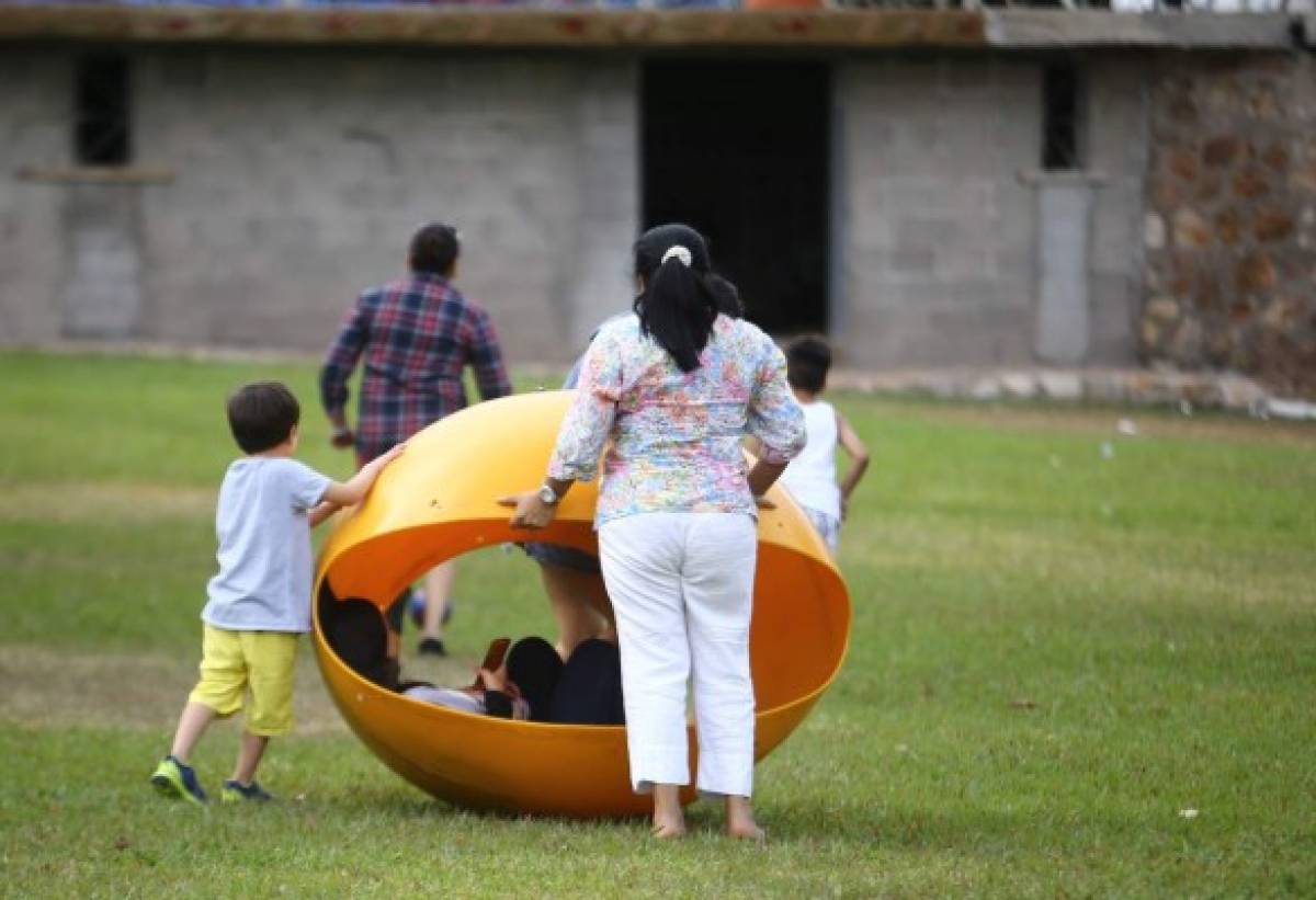 Los capitalinos disfrutan de las actividades de la temporada