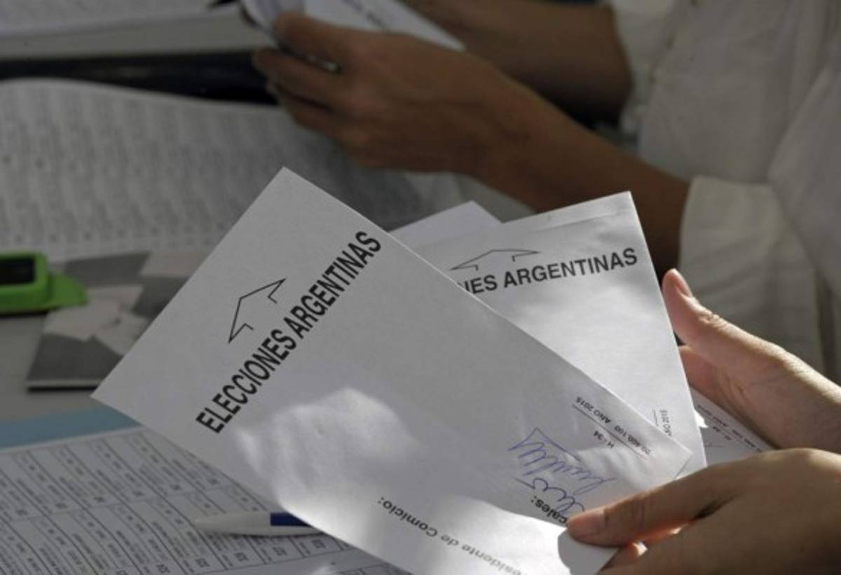 Argentina vota 'en paz' en balotaje presidencial, dicen Macri, Scioli y Kirchner&nbsp;&nbsp;