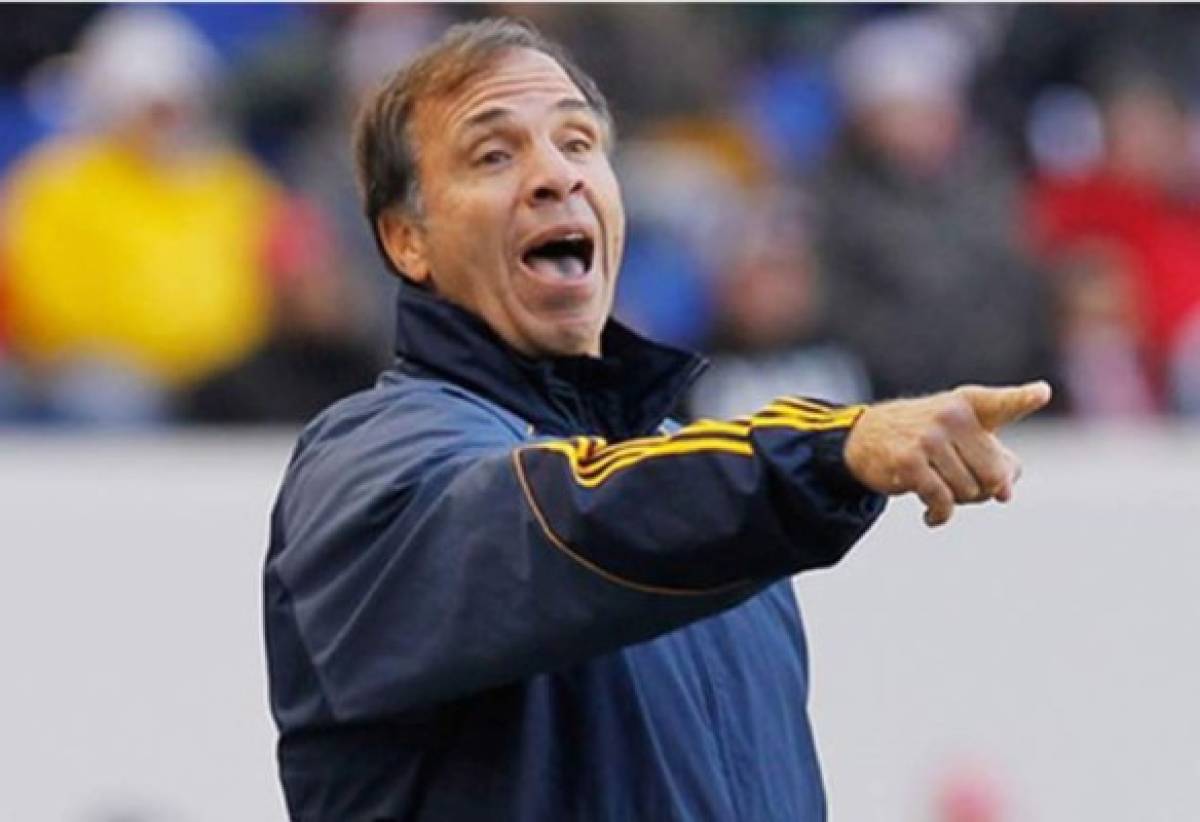 Estados Unidos nombra a Bruce Arena para sustituir al alemán Jürgen Klinsmann
