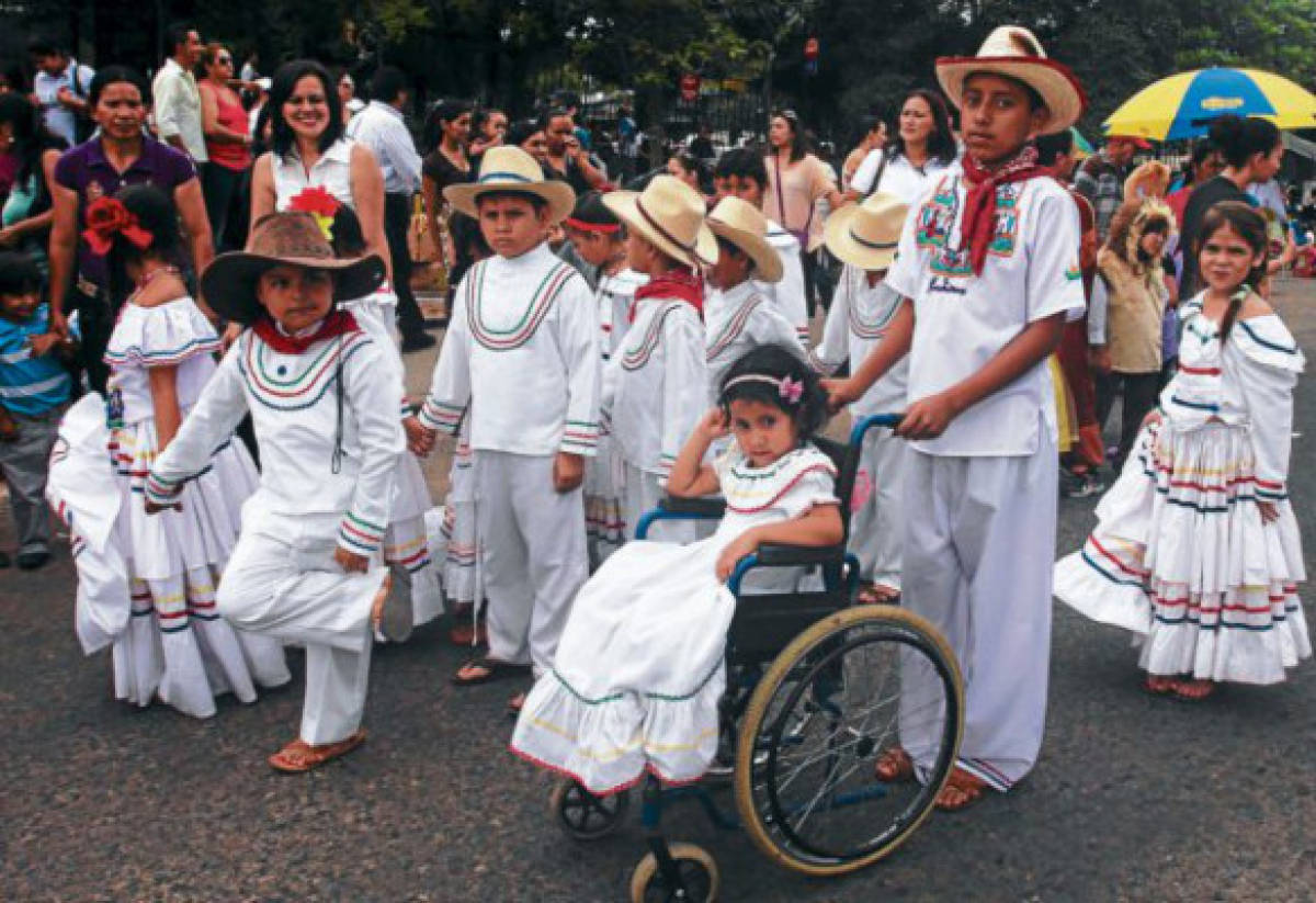 Escolares celebran Independencia en Honduras