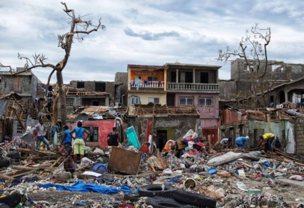 Muertes en Haití superan las 800 por paso del enorme huracán Matthew  