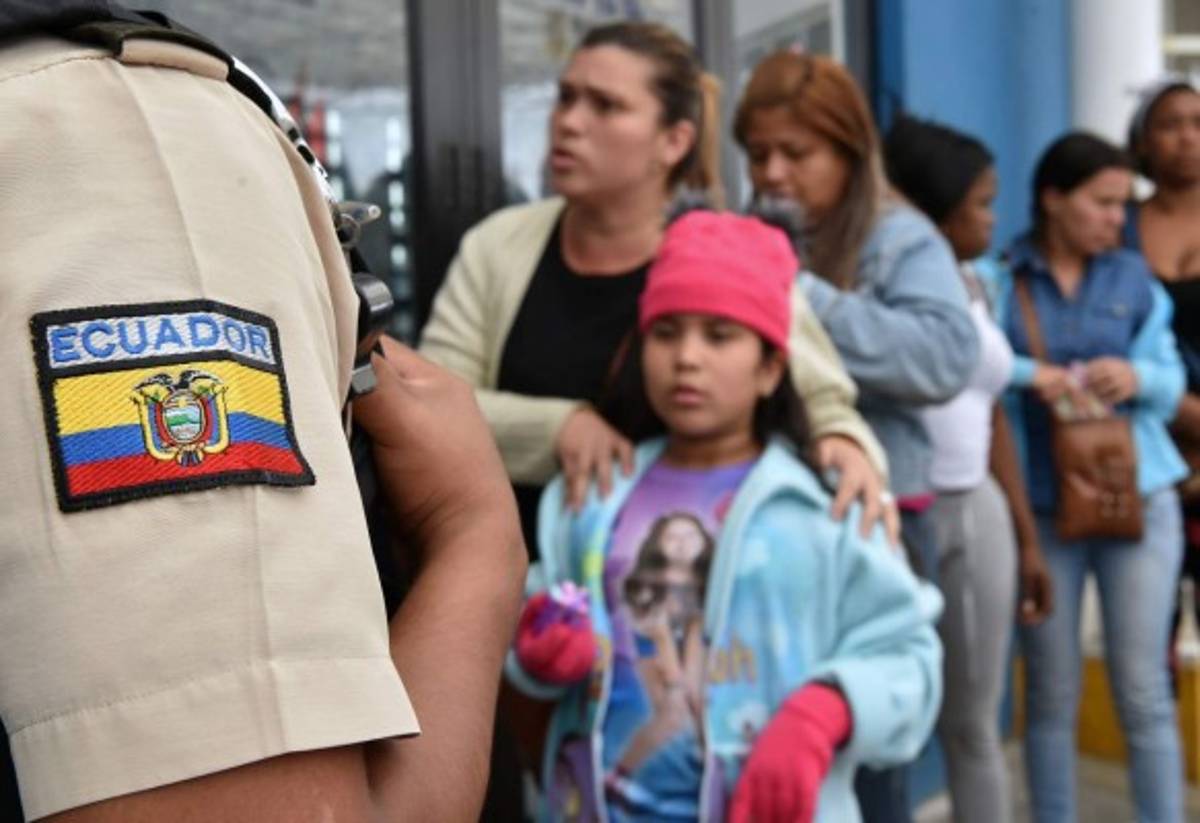 Ecuador suspende pasaporte para migración venezolana y abre ruta humanitaria