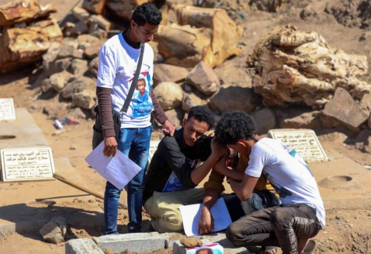 Cinco mujeres mueren en Yemen al caer un proyectil en sala de fiestas