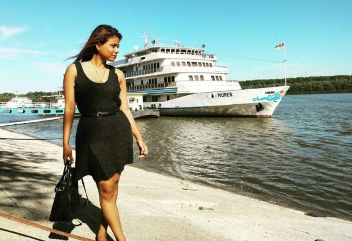 Multifacética bloguera hondureña brilla en Rumania