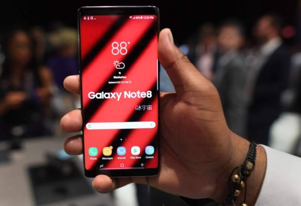 Samsung presenta su Note 8 para pasar página del fiasco del Note 7 y enfrentar a Apple